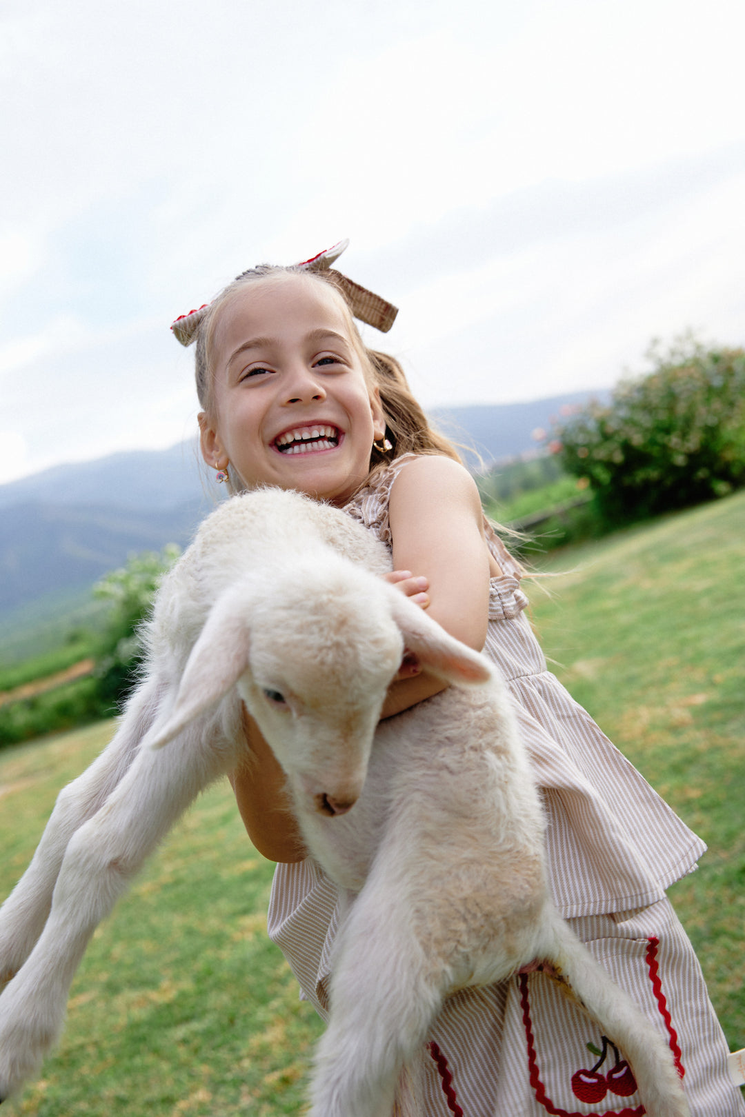 Miela Kids Fırfırlı Cherry Bluz ve Şort Takım