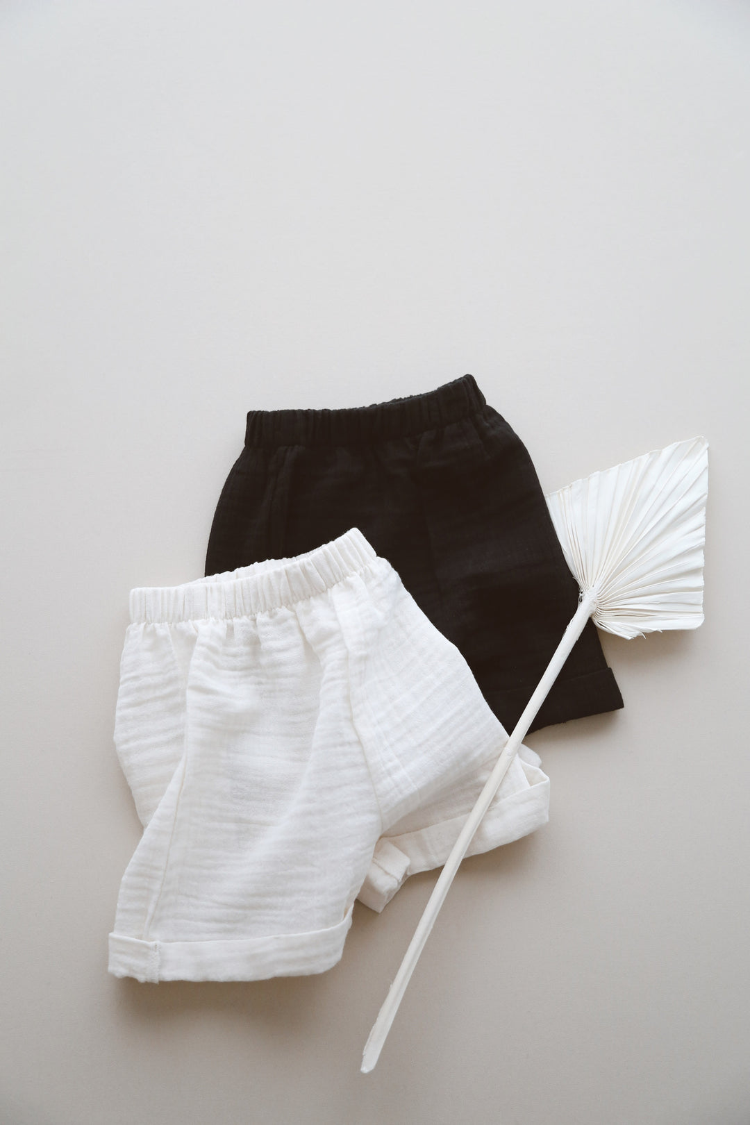 MUSLIN SHORT EKRU