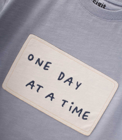 One Day At A Time Aplikeli T-Shırt 2-10 Yaş