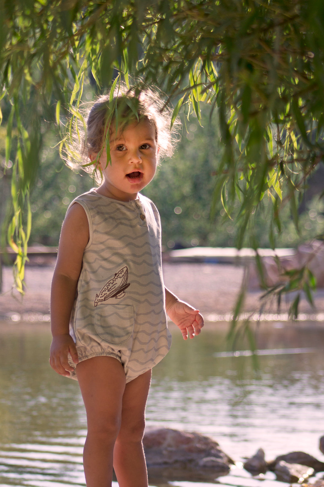 ORGANIC BLUE WAVES ‘SURFING WHALE’ BUBBLE ONESIE